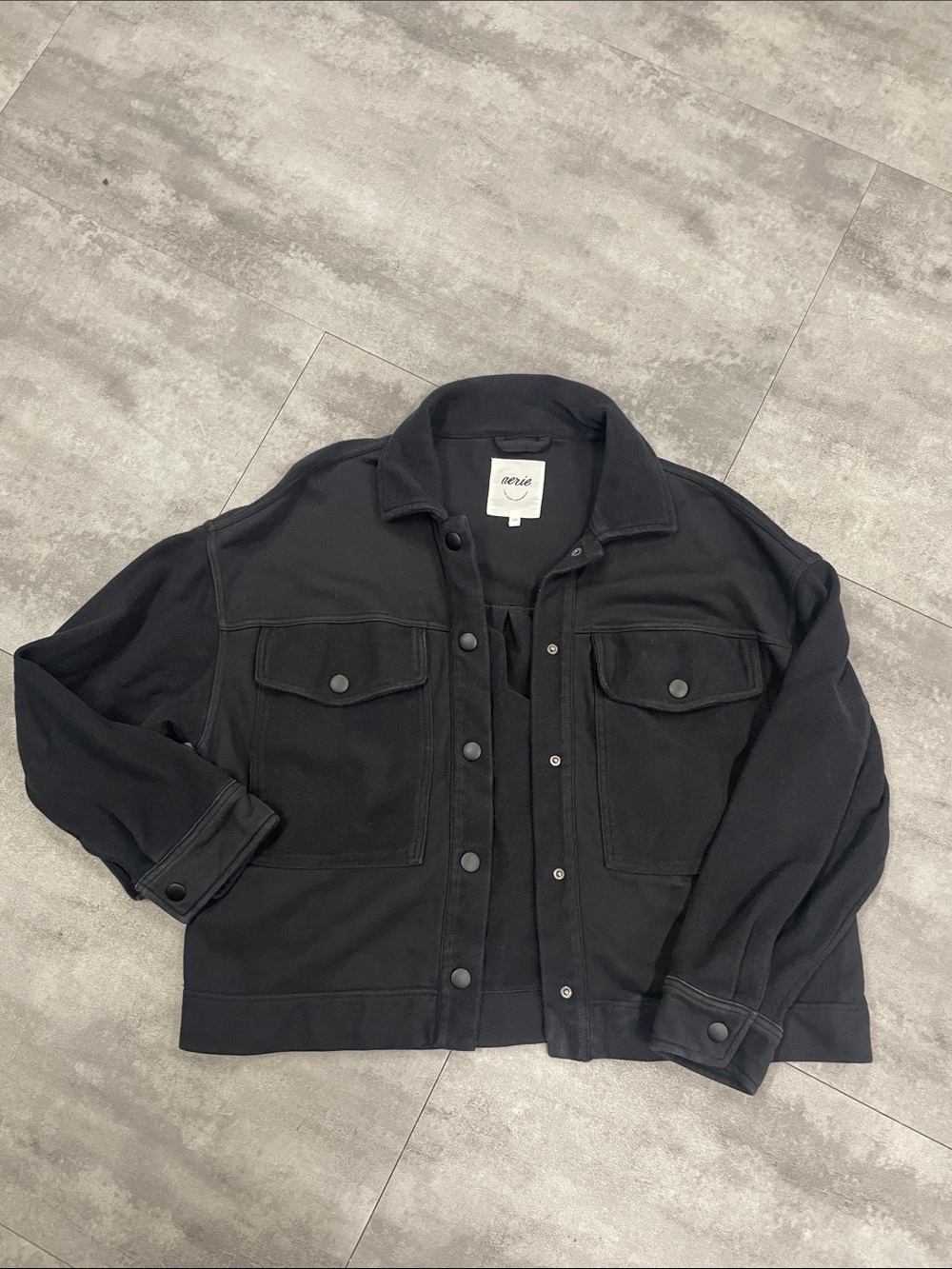Aerie black cropped shacket. Size large